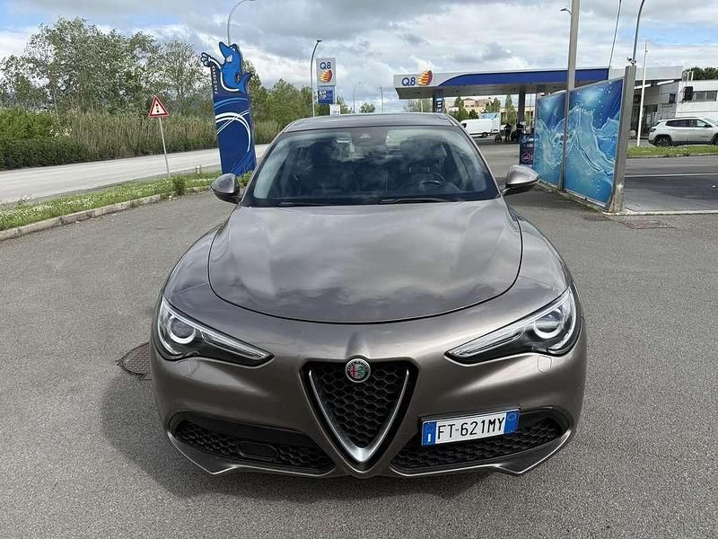 Usata 2018 Alfa Romeo Stelvio Executive SUV | 14.700 € (Buon prezzo) - Immagine 1/4