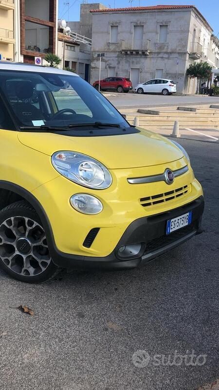 Usata Fiat 500L Trekking 85 CV (62 kW) 2014 Giallo Monovolume
