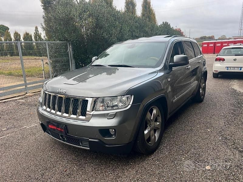 Grigio Usata 2011 Chevrolet Orlando LT Monovolume | 7700 € - Immagine 1/4