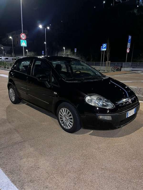 Usata Fiat Punto Lounge 75 CV (55 kW) 2012 Utilitaria