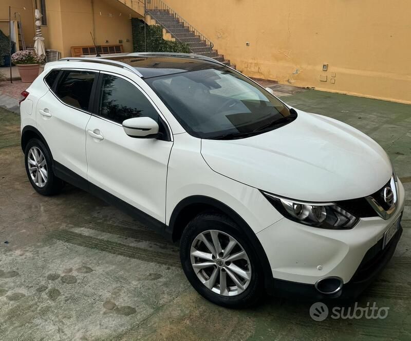 Bianco Usata 2016 Nissan Qashqai Acenta Premium SUV | 13.800 € (Buon prezzo) - Immagine 1/4