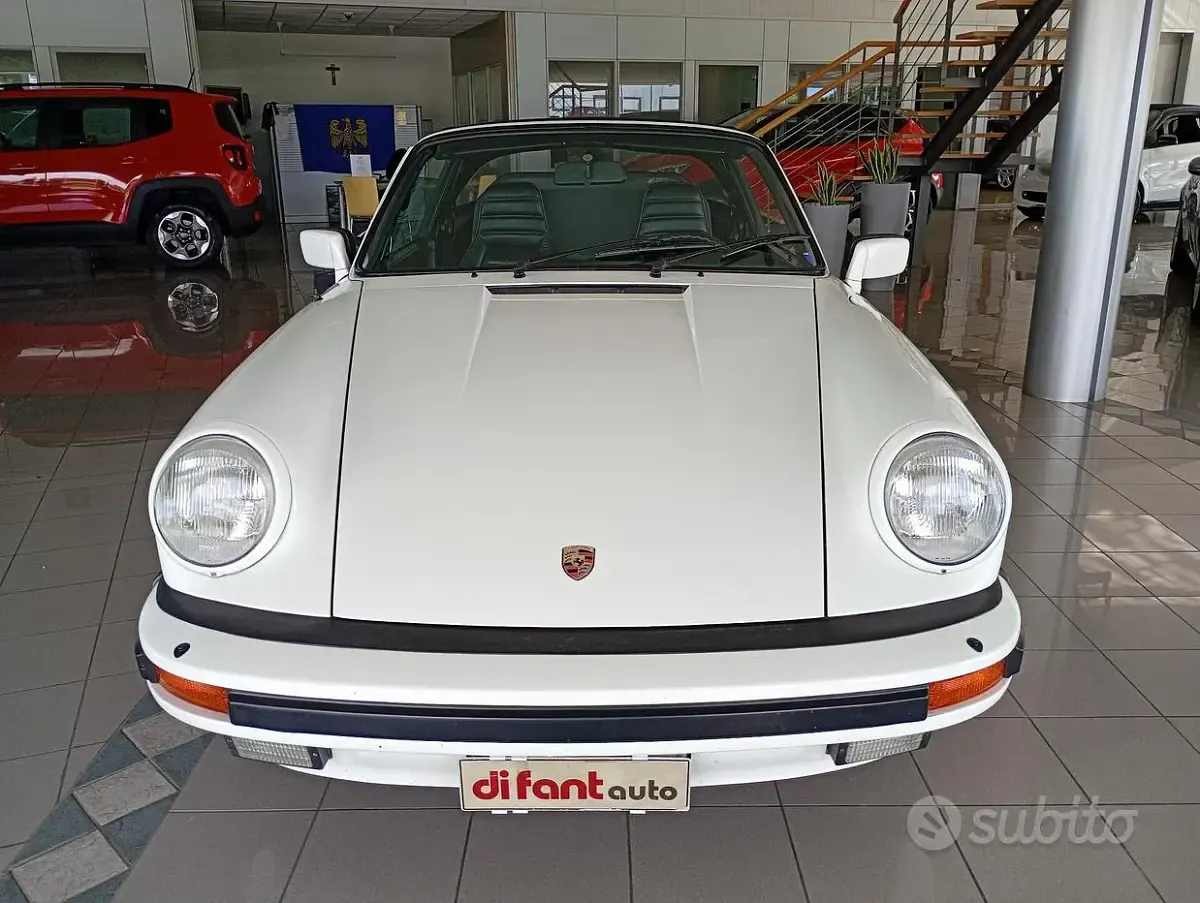 Usata Porsche 911 Carrera Cabriolet 231 CV (169 kW) 1983 Bianco Cabrio