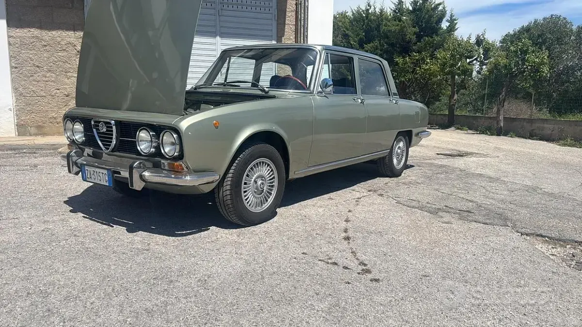 Usata Alfa Romeo 2000 131 CV (96 kW) 1970 Verde Berlina