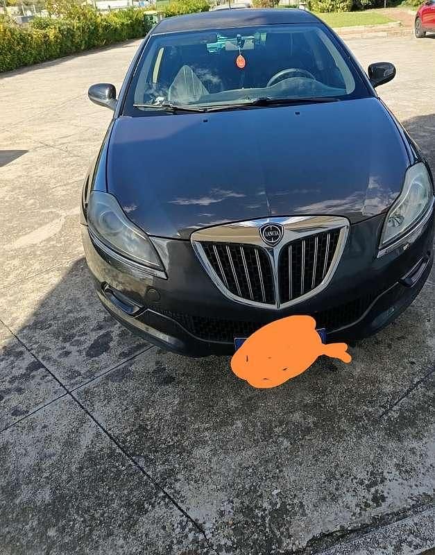 Usata Lancia Delta 120 CV (88 kW) 2010 Utilitaria