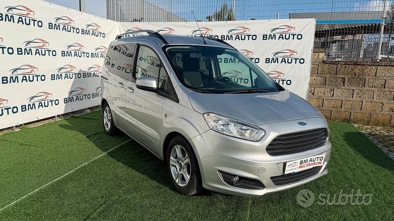 Usata Ford Tourneo Courier Titanium 75 CV (55 kW) 2016 Grigio Monovolume