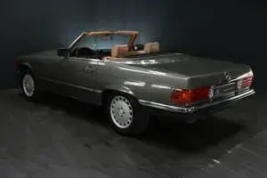 Usata Mercedes SL420 218 CV (160 kW) 1987 Grigio Cabrio