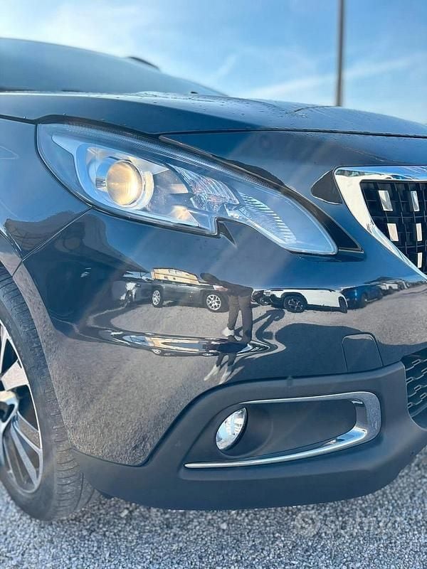 Usata Peugeot 2008 Allure 102 CV (75 kW) 2019 Grigio SUV