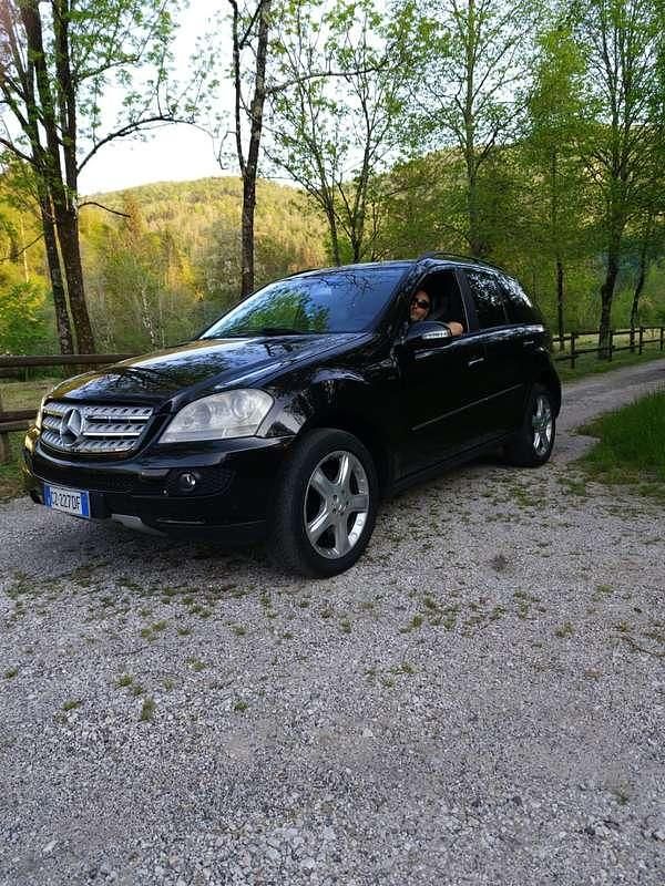 Usata Mercedes ML320 Chrome 224 CV (164 kW) 2006 Nero SUV