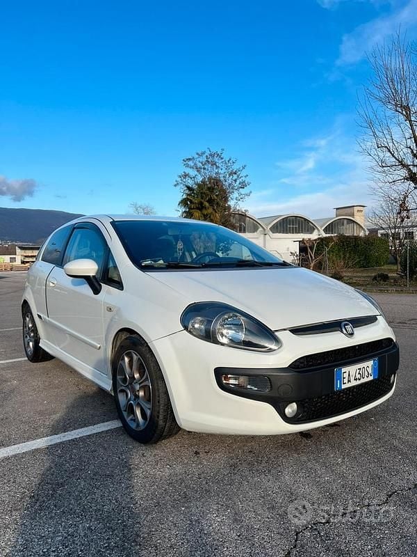 Usata Fiat Punto Evo 90 CV (66 kW) 2010 Bianco Utilitaria