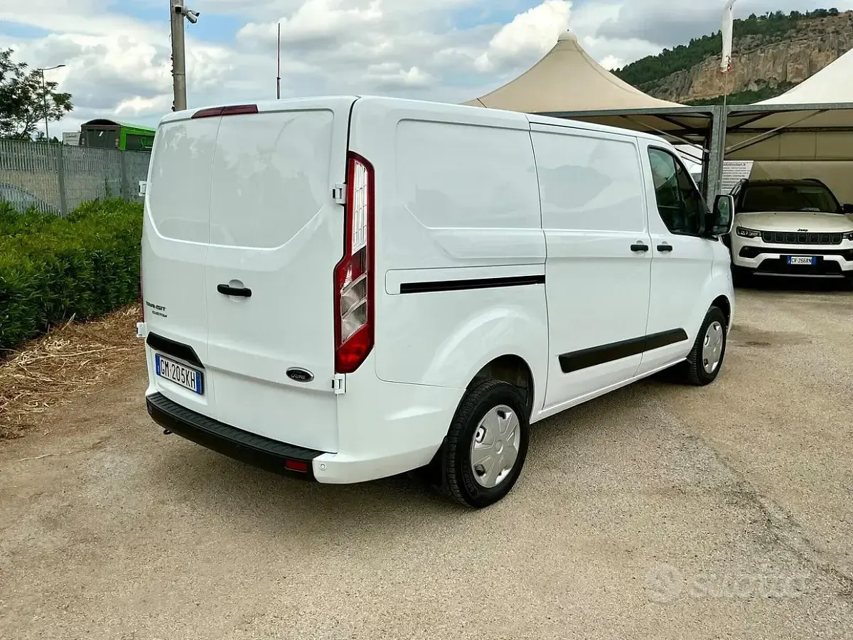 Usata Ford 300 Trend 130 CV (95 kW) 2023 Bianco SUV
