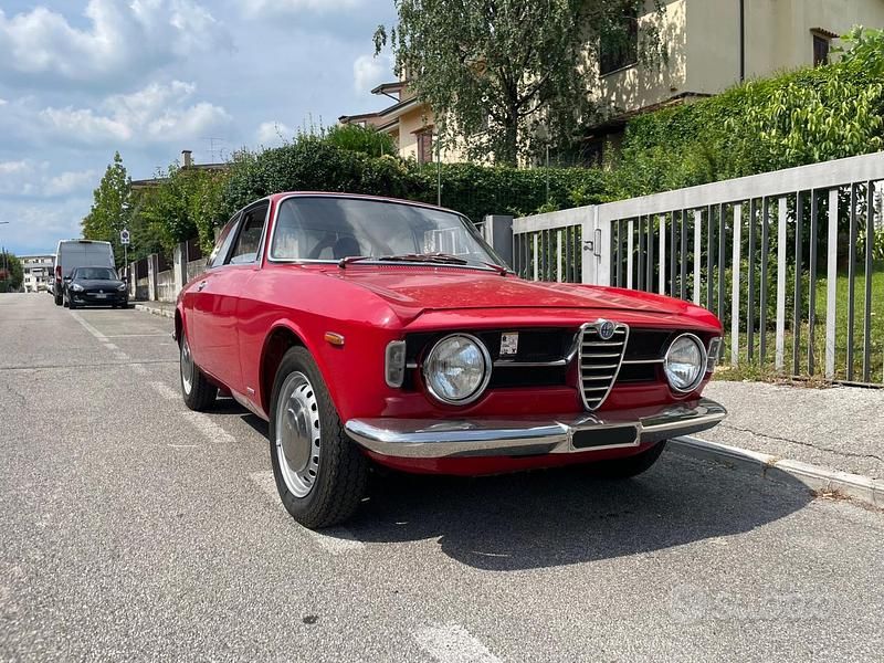 Rosso Usata 1960 Alfa Romeo GT Junior Coupé | 38.000 € - Immagine 1/4