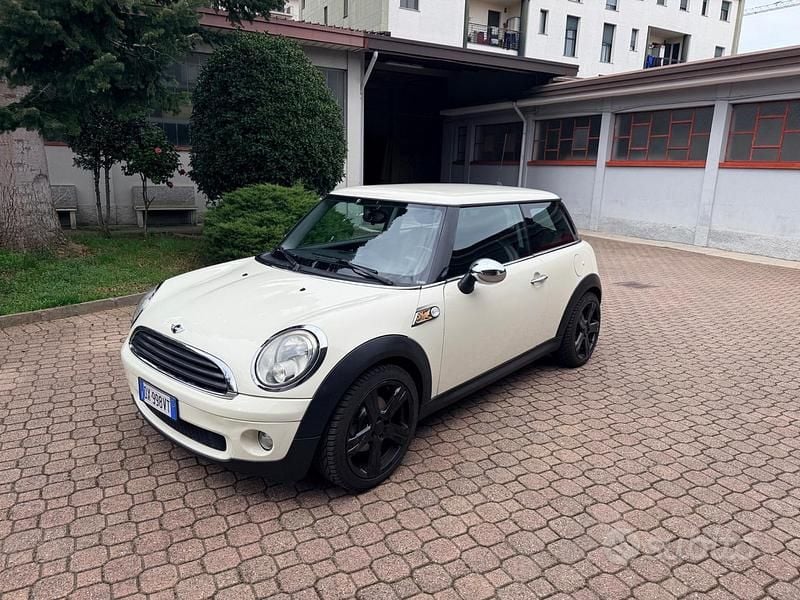 Usata Mini ONE 75 CV (55 kW) 2009 Utilitaria