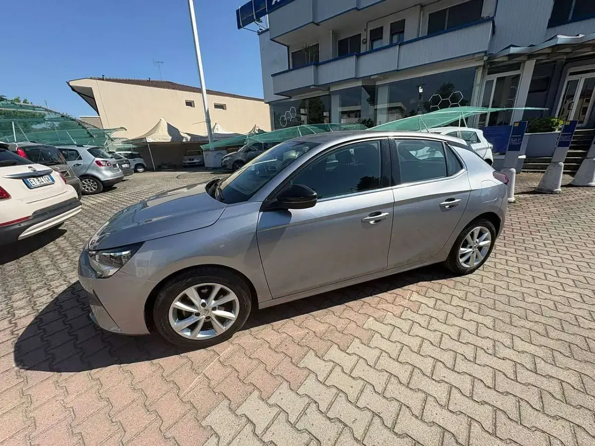 Usata Opel Corsa Elegance 75 CV (55 kW) 2021 Argento Utilitaria