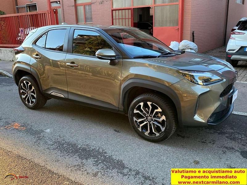 Usata Toyota Yaris Cross Trend 92 CV (67 kW) 2022 Grigio SUV