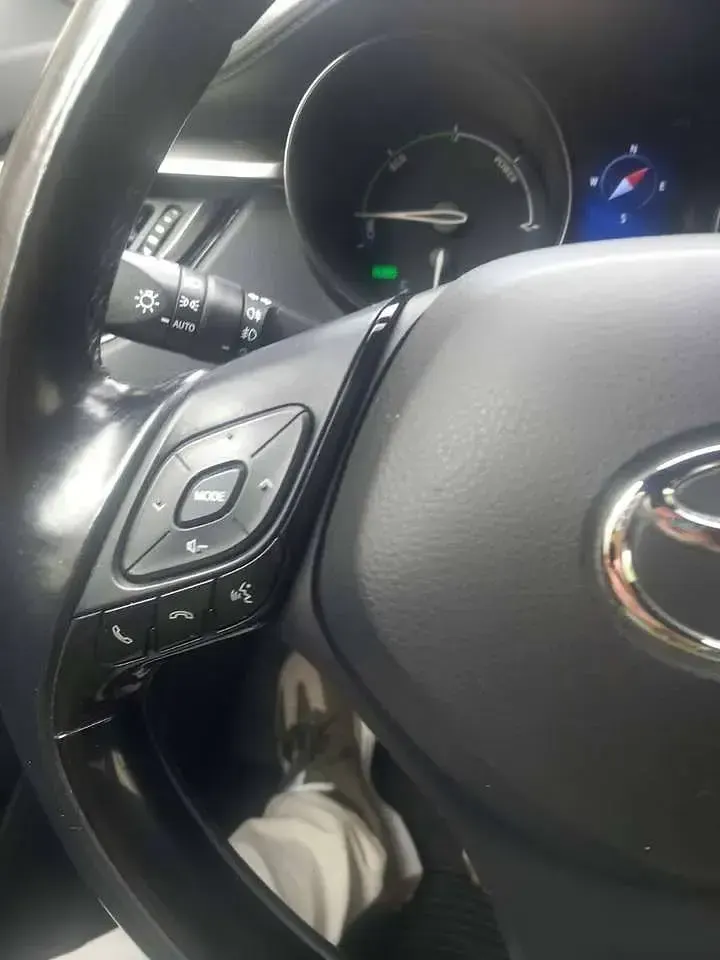 Usata Toyota C-HR Team 98 CV (72 kW) 2018 Grigio SUV