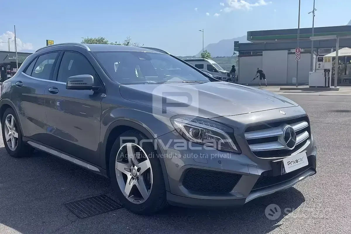 Usata Mercedes GLA250 Premium 211 CV (155 kW) 2017 Grigio SUV