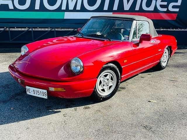 Usata Alfa Romeo Spider 109 CV (80 kW) 1992 Rosso Cabrio