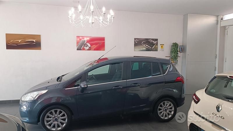 Usata Ford B-MAX Titanium 75 CV (55 kW) 2015 Blu Monovolume