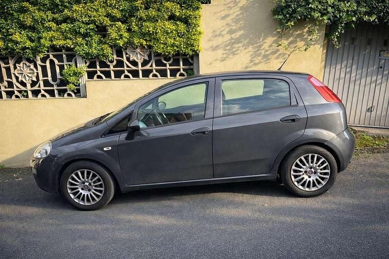 Usata Fiat Punto Street 69 CV (50 kW) 2016 Nero Utilitaria