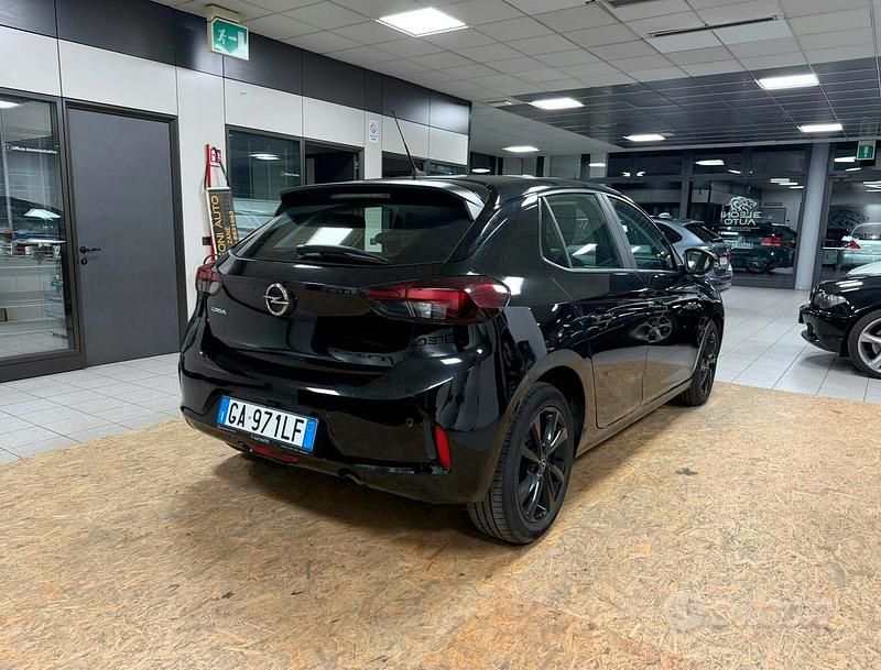 Używany Opel Corsa Edition 75 KM (55 kW) 2020 Czarny Sedan/Limuzyna