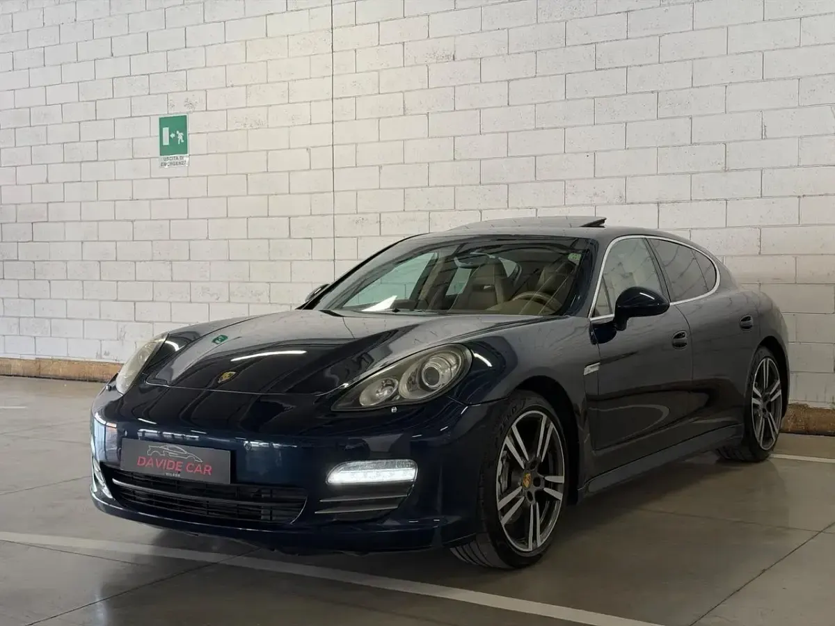 Usata Porsche Panamera 400 CV (294 kW) 2010 Blu Utilitaria