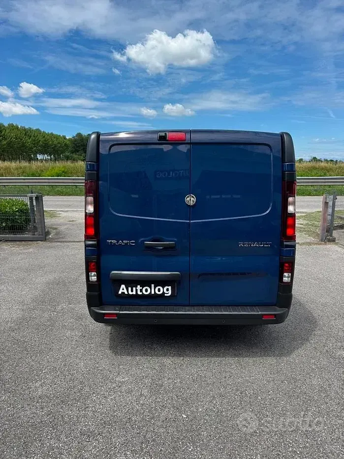 Usata Renault Trafic 120 CV (88 kW) 2021 Blu Monovolume