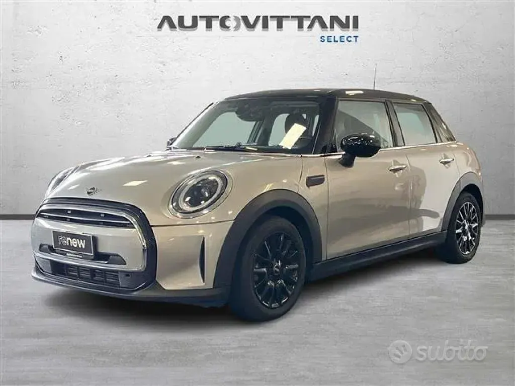 Usata Mini Cooper Essential 136 CV (100 kW) 2024 Grigio chiaro Utilitaria