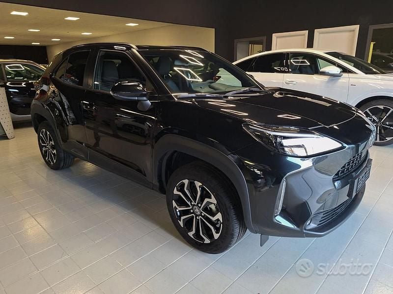 Nuova Toyota Yaris Cross 130 CV (95 kW) 2025 Nero SUV