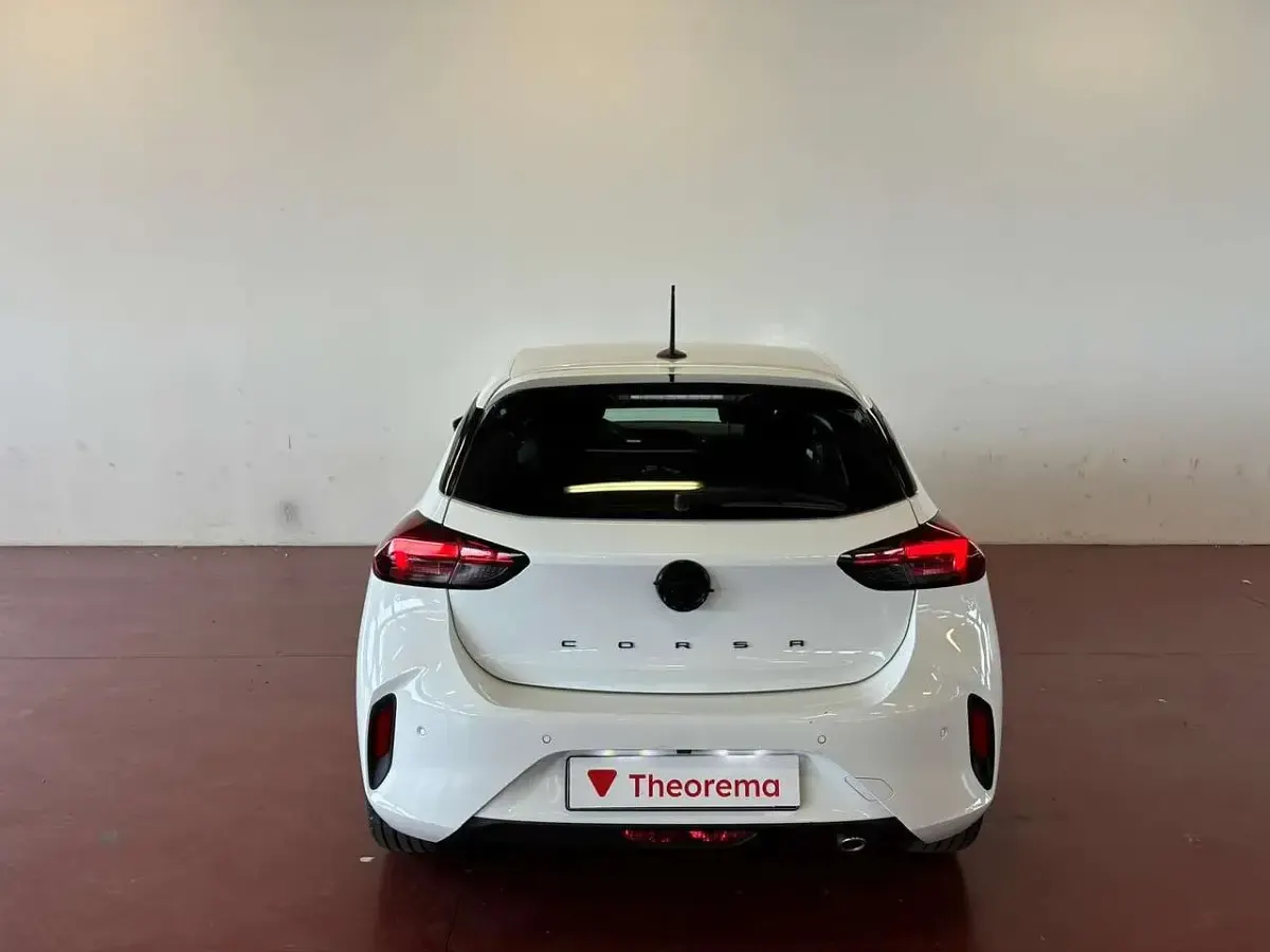 Usata Opel Corsa 101 CV (74 kW) 2025 Arktis white Utilitaria