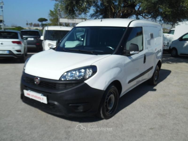 Usata Fiat Doblò Easy 95 CV (69 kW) 2021 Bianco Monovolume