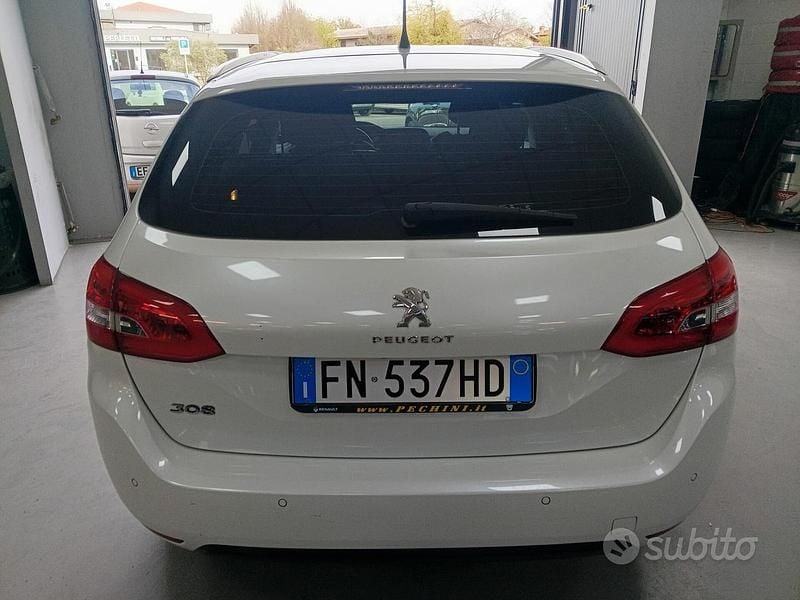 Usata Peugeot 308 Active 130 CV (95 kW) 2018 Bianco Station wagon