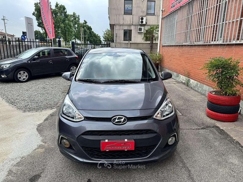 Usata Hyundai i10 Style 69 CV (50 kW) 2014 Grigio Utilitaria
