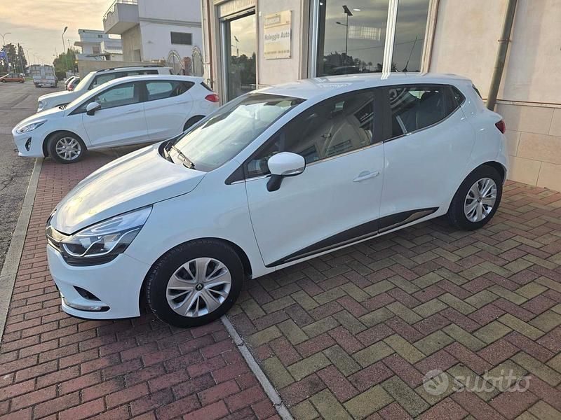 Usata Renault Clio IV Business 75 CV (55 kW) 2018 Bianco Berlina