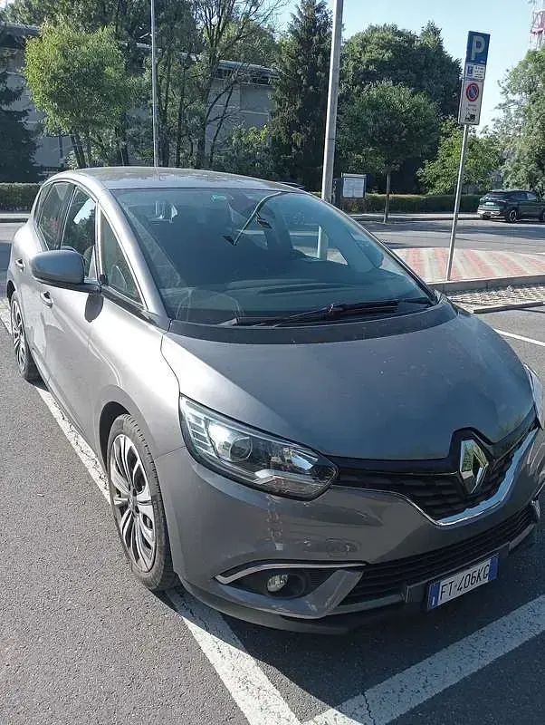 Usata Renault Scénic 116 CV (85 kW) 2018 Monovolume