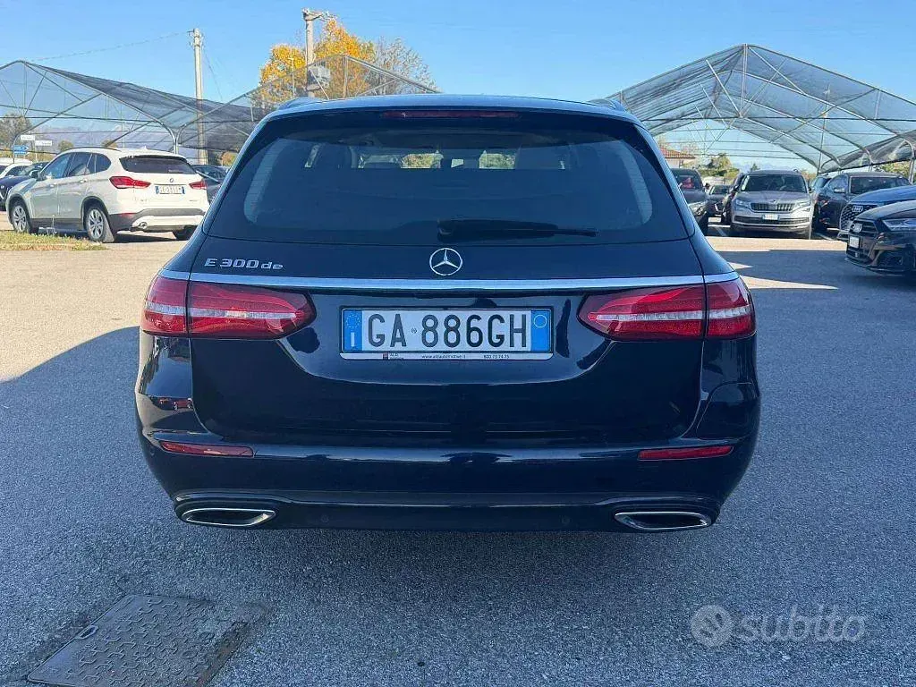 Usata Mercedes E300 Business 194 CV (142 kW) 2020 Blu/azzurro Station wagon