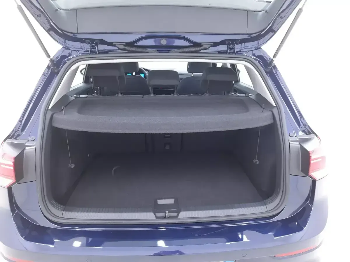 Usata VW Golf VIII Life 110 CV (80 kW) 2023 Blublu Berlina