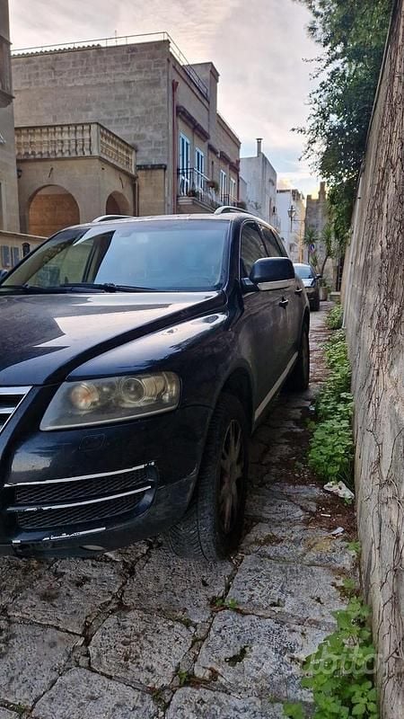 Usata VW Touareg 224 CV (164 kW) 2006 Nero SUV