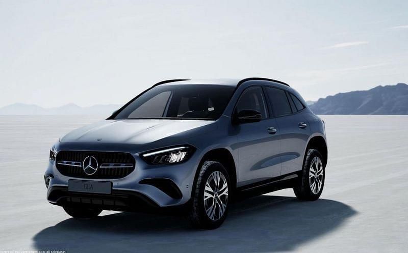 Nuova Mercedes GLA200 150 CV (110 kW) 2025 Argento SUV