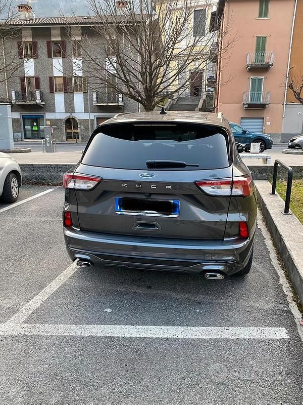 Usata Ford Kuga ST-Line 120 CV (88 kW) 2023 Grigio SUV