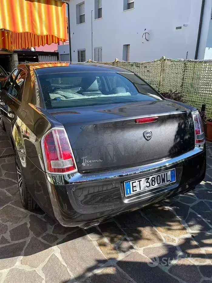Usata Lancia Thema Platinum 286 CV (210 kW) 2014 Grigio Berlina
