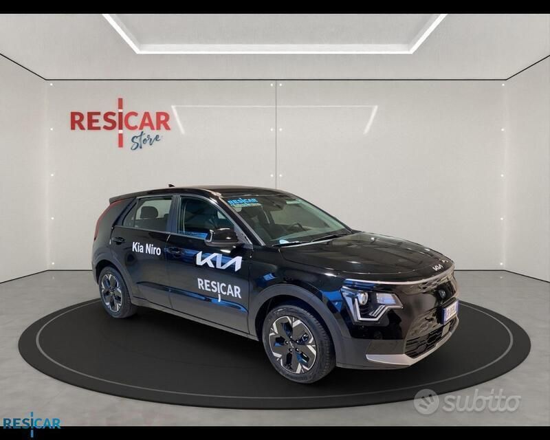 Usata Kia e-Niro 150 kW (204 CV) 2023 Nero SUV