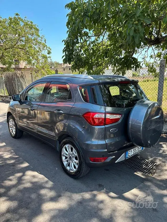Usata Ford Ecosport Titanium 90 CV (66 kW) 2015 Grigio SUV