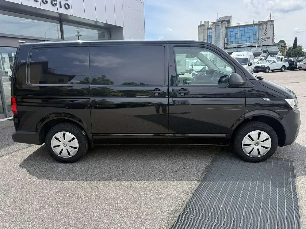 Usata VW Transporter Business 110 CV (80 kW) 2022 Nero Furgone