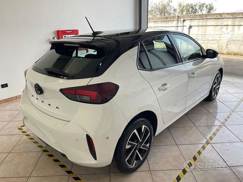 Usata Opel Corsa 101 CV (74 kW) 2023 Bianco Utilitaria