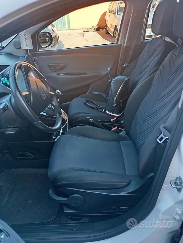 Usata Lancia Ypsilon 69 CV (50 kW) 2022 Utilitaria