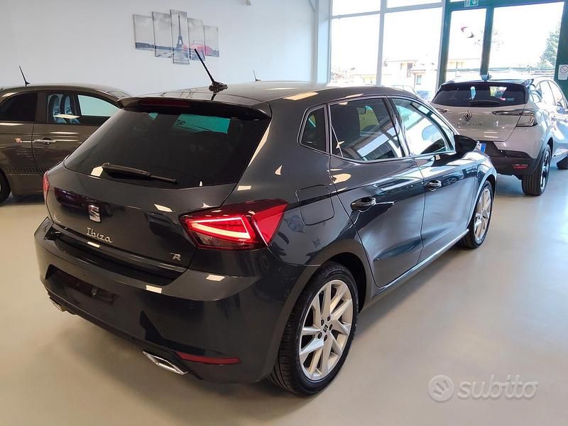 Usata Seat Ibiza FR 95 CV (69 kW) 2025 Grigio Utilitaria