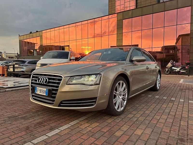 Beige Usata 2011 Audi A8 Tre volumi | 15.001 € (Ottimo prezzo) - Immagine 1/4