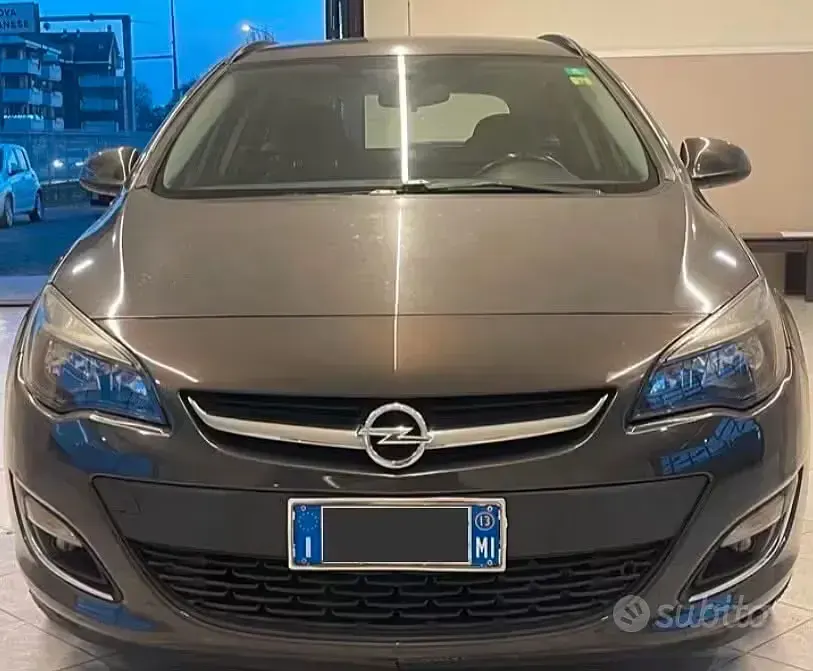 Usata Opel Astra Cosmo 120 CV (88 kW) 2013 Grigio Station wagon