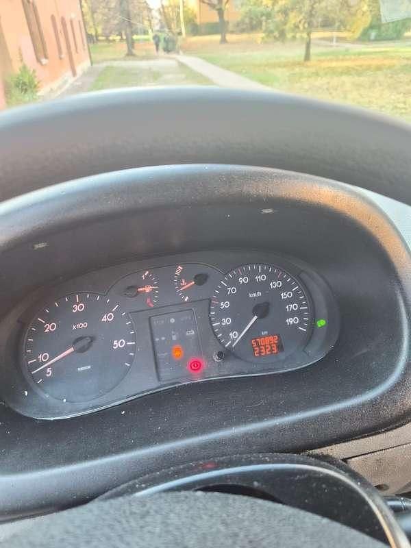 Usata Renault Master 145 CV (106 kW) 2003 Bianco Utilitaria