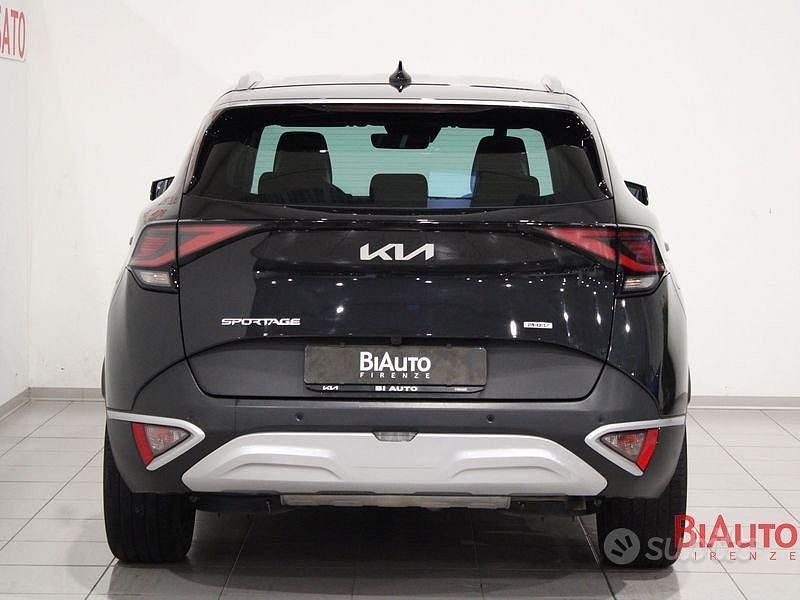 Second-hand Kia Sportage Style 265 CP (194 kW) 2023 Negru SUV